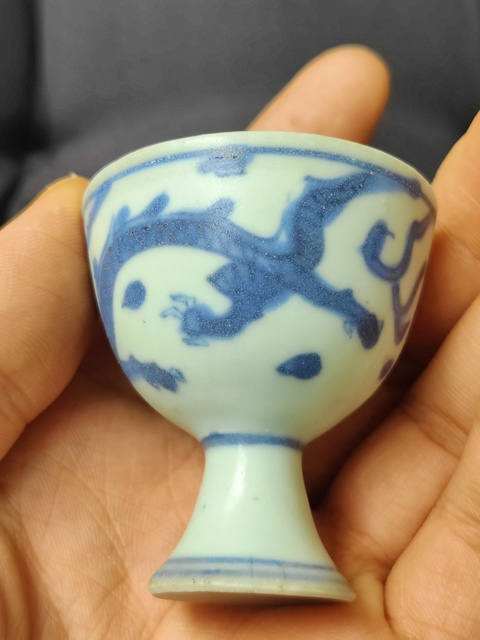 古玩陶瓷日本明治青花龍紋高足杯真品鑒賞圖