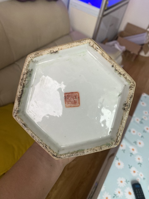 古玩陶瓷同治細路粉彩六方開窗帽筒真品鑒賞圖
