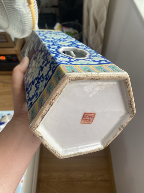古玩陶瓷同治細路粉彩六方開窗帽筒真品鑒賞圖