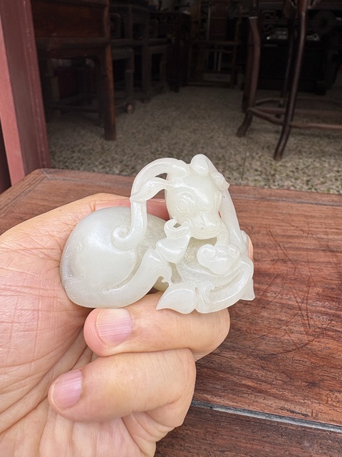 古玩玉器玉雕瑞獸題材掛件真品鑒賞圖