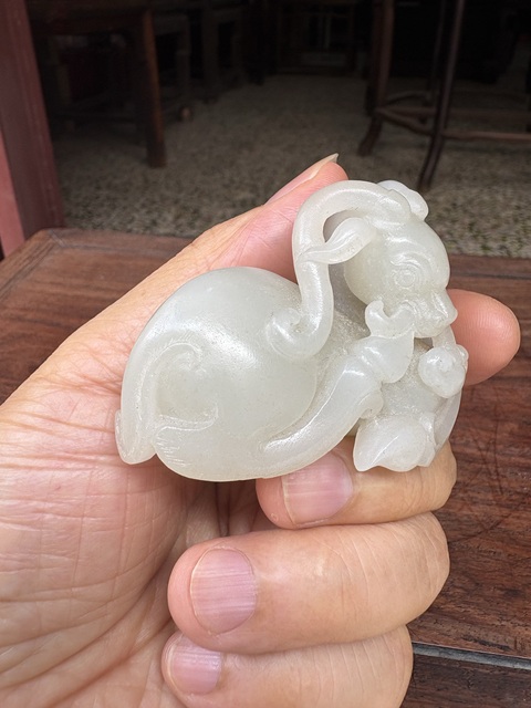 古玩玉器玉雕瑞獸題材掛件真品鑒賞圖