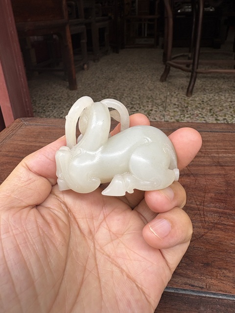 古玩玉器玉雕瑞獸題材掛件真品鑒賞圖