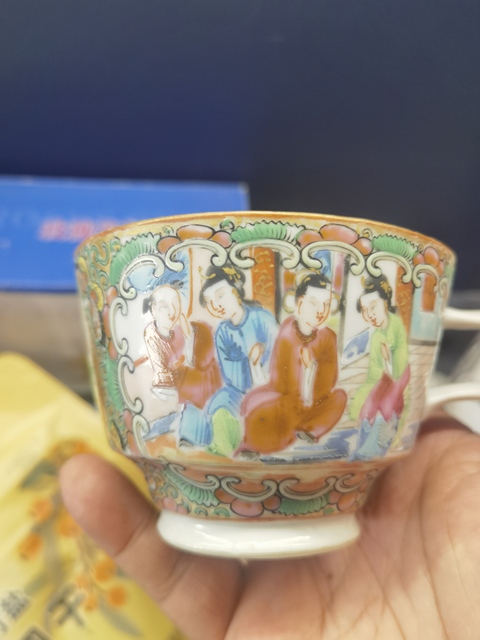 古玩陶瓷廣彩執杯真品鑒賞圖