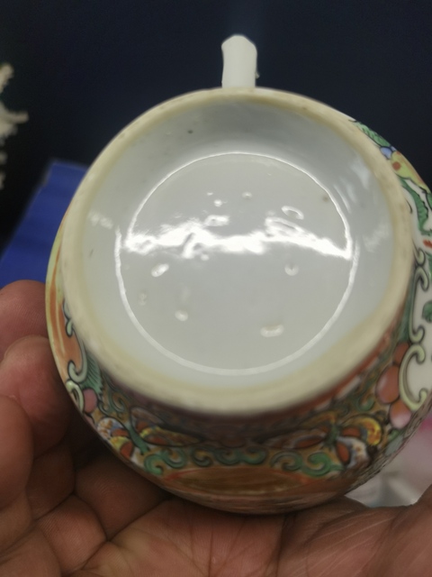 古玩陶瓷廣彩執杯真品鑒賞圖