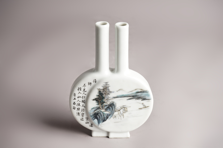 古玩陶瓷民國(guó)·粉彩山水人物詩(shī)文雙聯(lián)瓶拍賣(mài),當(dāng)前價(jià)格13088元