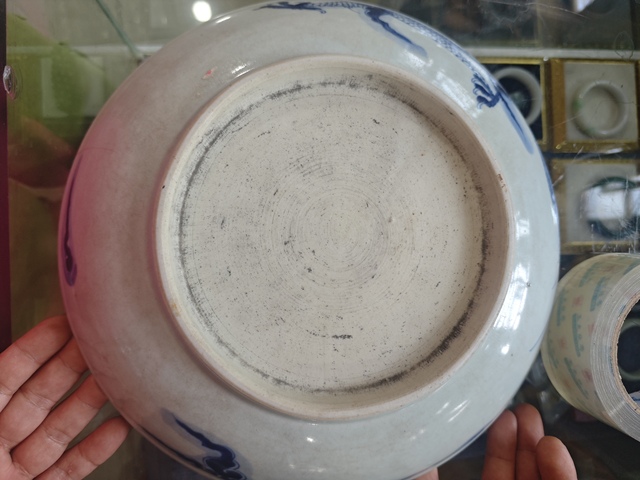 古玩陶瓷青花過墻龍紋盤真品鑒賞圖