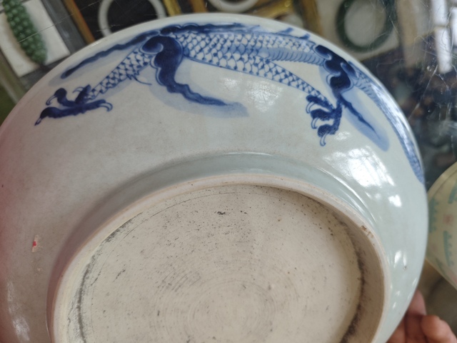 古玩陶瓷青花過墻龍紋盤真品鑒賞圖