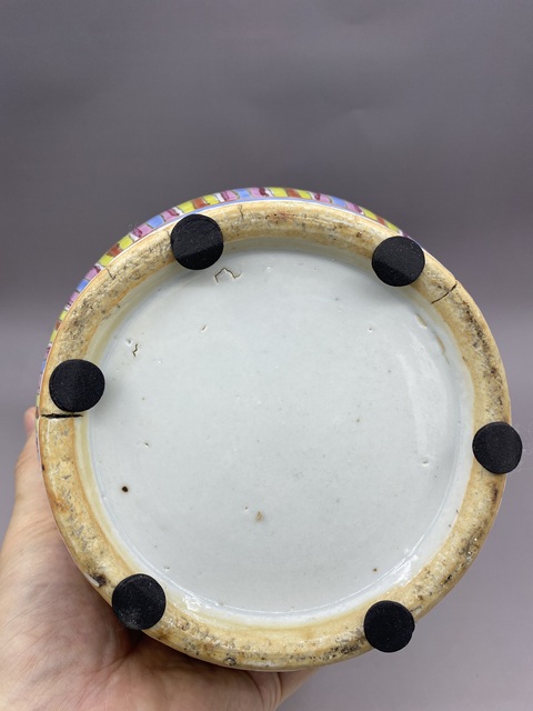 古玩陶瓷清道咸時(shí)期 粉彩人物故事紋棒槌瓶拍賣,當(dāng)前價(jià)格9999元