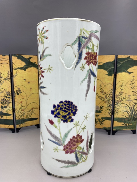 古玩陶瓷晚清 粉彩花卉紋帽筒拍賣，當前價格1400元