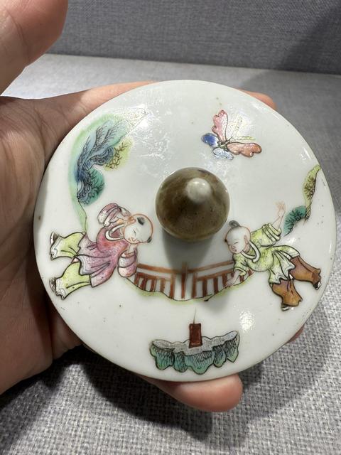 古玩陶瓷人物紋粉彩冬瓜罐真品鑒賞圖