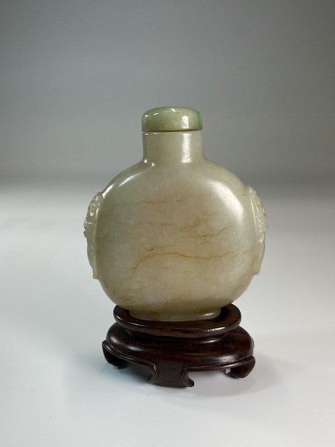 古玩玉器和田玉雕“雙獸耳鼻煙壺”真品鑒賞圖