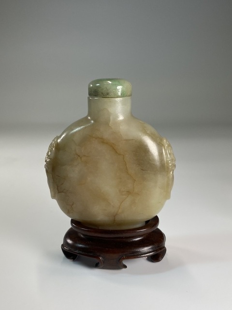 古玩玉器和田玉雕“雙獸耳鼻煙壺”真品鑒賞圖