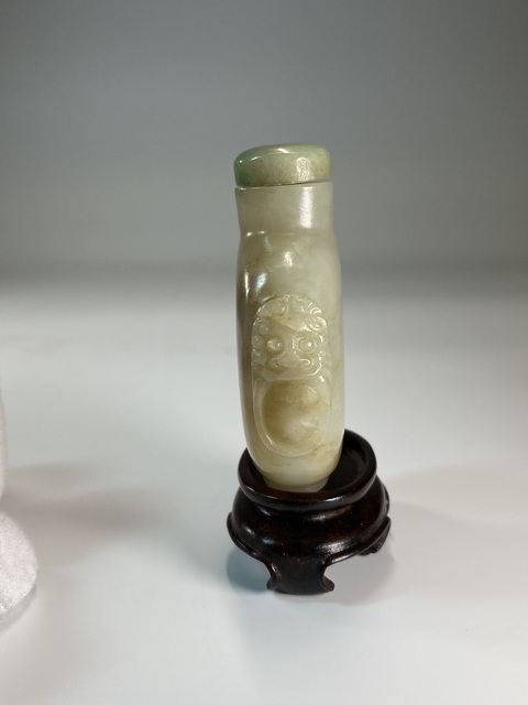 古玩玉器和田玉雕“雙獸耳鼻煙壺”真品鑒賞圖