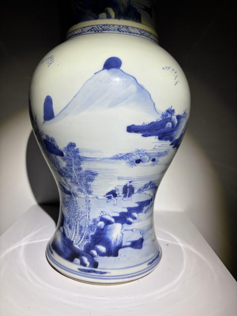 古玩陶瓷清康熙·青花山水人物紋花觚拍賣，當前價格99999元