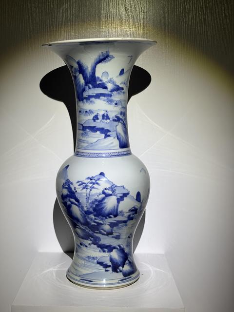 古玩陶瓷清康熙·青花山水人物紋花觚拍賣，當前價格99999元