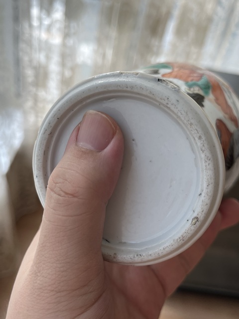 古玩陶瓷粉彩鐘馗打鬼圖紋梅瓶真品鑒賞圖