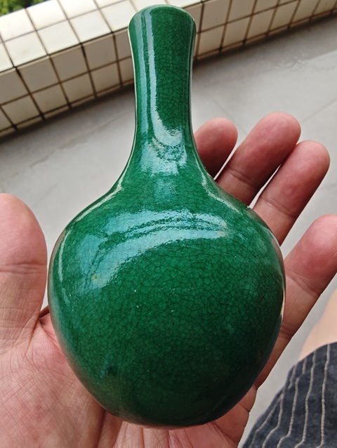 古玩陶瓷清道光魚籽綠天球瓶真品鑒賞圖