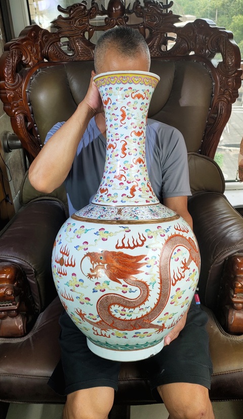 古玩陶瓷【超大精品官窯】清光緒官窯粉彩雙龍戲珠紋大玉堂春瓶拍賣，當前價格1888888元