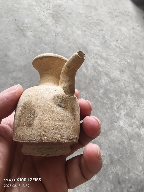 古玩陶瓷白釉褐彩執壺真品鑒賞圖