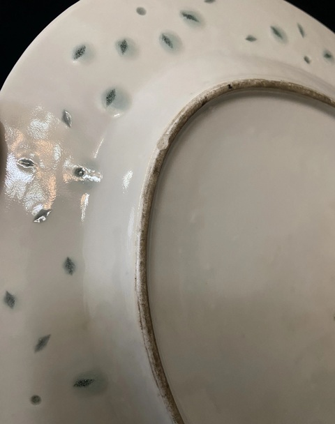 古玩陶瓷玲瓏瓷龍紋青花盤真品鑒賞圖