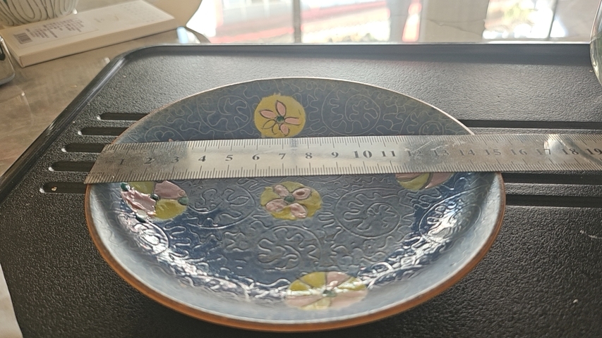 古玩陶瓷皮球花粉彩盤真品鑒賞圖