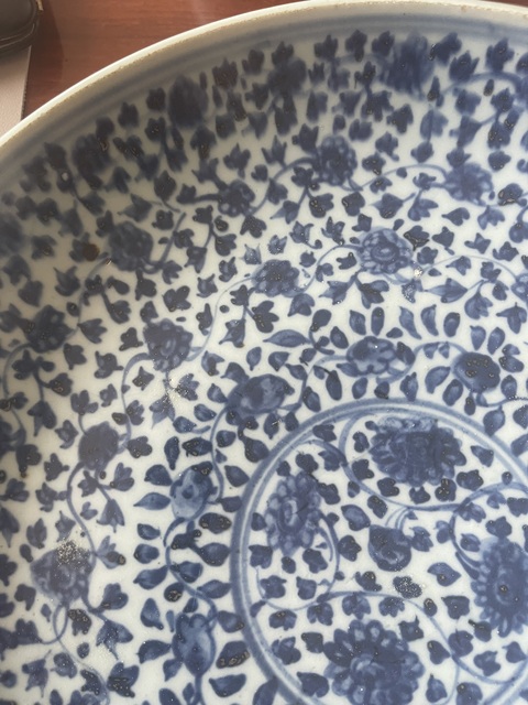 古玩陶瓷青花花卉紋盤真品鑒賞圖