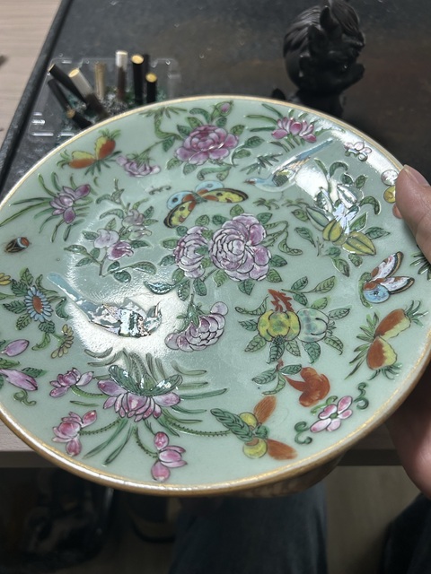 古玩陶瓷粉彩盤真品鑒賞圖