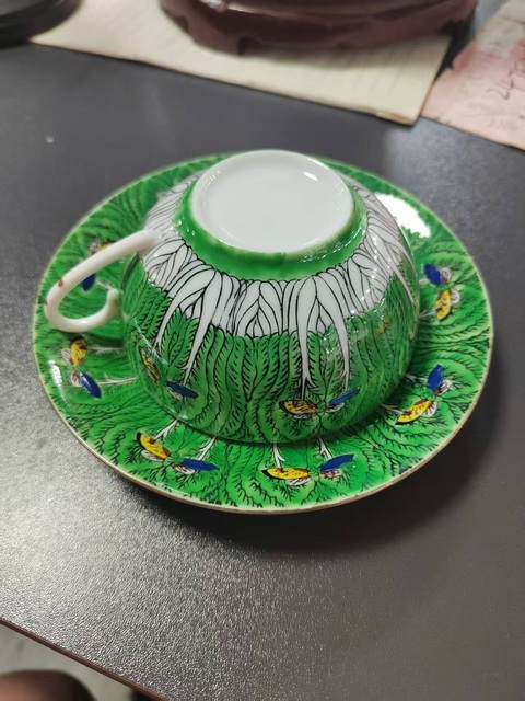 古玩陶瓷民國廣彩百財紋杯碟真品鑒賞圖