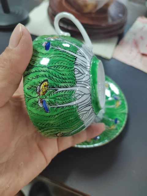 古玩陶瓷民國廣彩百財紋杯碟真品鑒賞圖