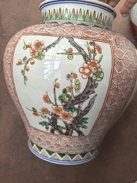 古玩陶瓷五彩開窗花卉紋將軍罐真品鑒賞圖