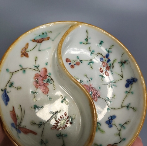 古玩陶瓷清同治-粉彩蝶戀花紋調色盤拍賣,當前價格1699元
