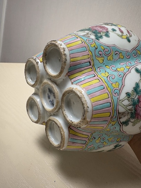 古玩陶瓷粉彩五孔花插真品鑒賞圖