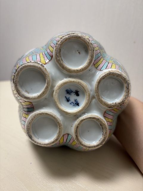 古玩陶瓷粉彩五孔花插真品鑒賞圖