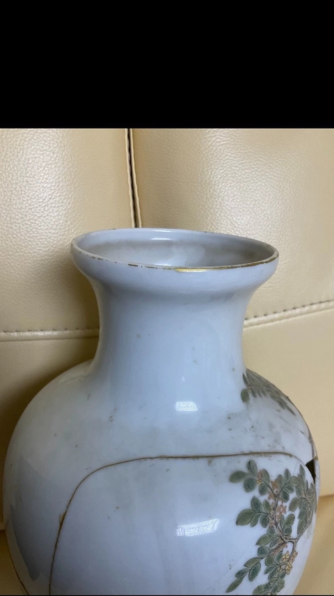 古玩陶瓷粉彩嬰戲圖盤口瓶真品鑒賞圖
