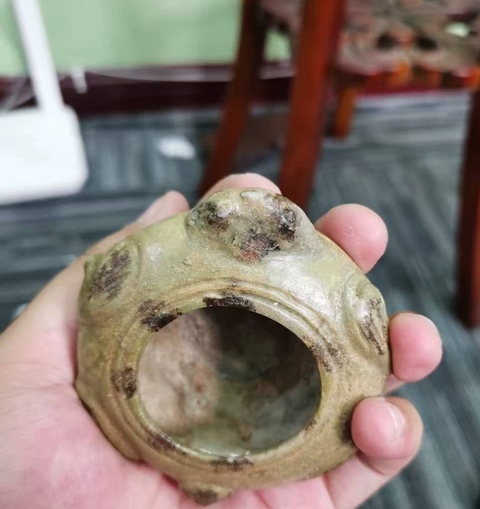 古玩陶瓷越窯青瓷蛙型水盂真品鑒賞圖