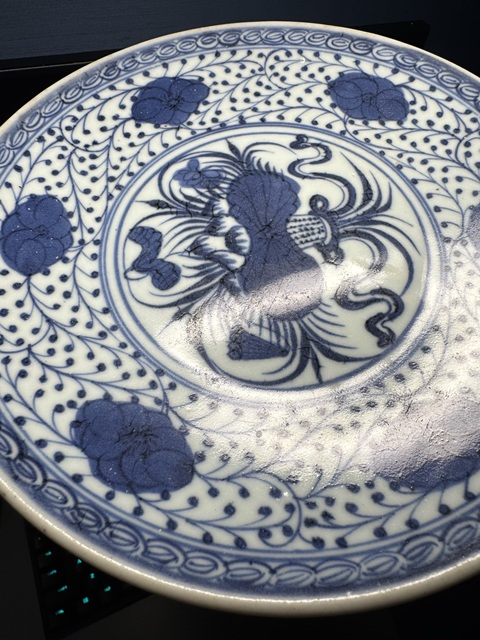 古玩陶瓷乾隆青花一束蓮盤真品鑒賞圖