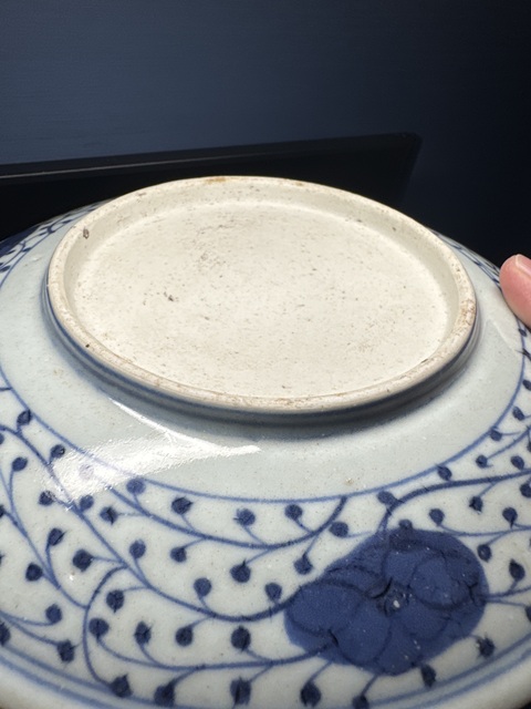 古玩陶瓷乾隆青花一束蓮盤真品鑒賞圖
