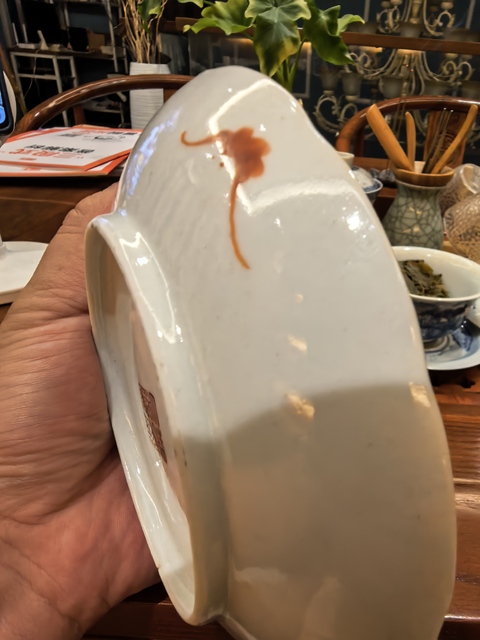 古玩陶瓷粉彩花蝶紋盤真品鑒賞圖