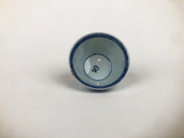 古玩陶瓷清康熙·青花仕女垂釣馬蹄杯拍賣,當前價格0元