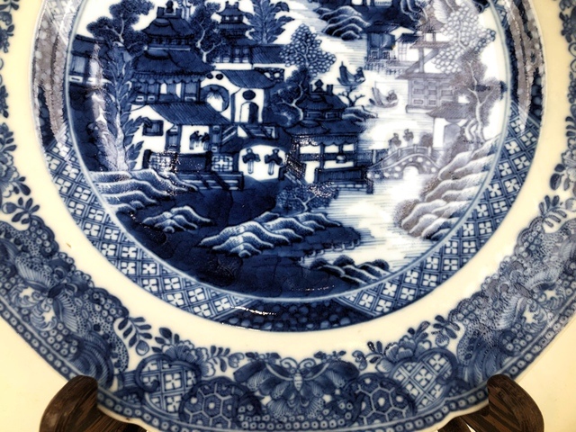 古玩陶瓷清乾隆·漿胎青花山水樓閣人物八方盤拍賣，當前價格0元