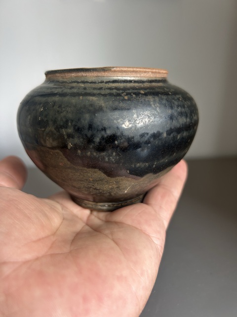 古玩陶瓷宋金耀州窯窯變黑釉茶入(黑耀州)拍賣,當前價格188元