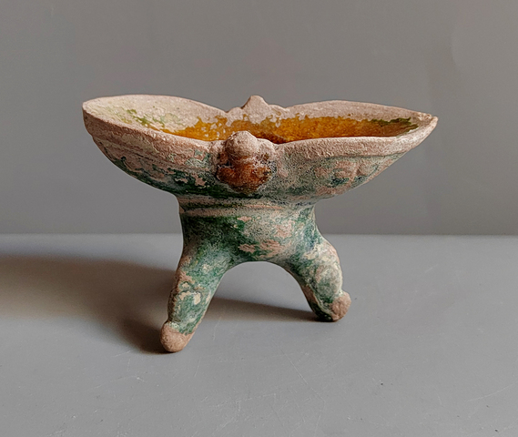 古玩陶瓷明三彩爵杯真品鑒賞圖