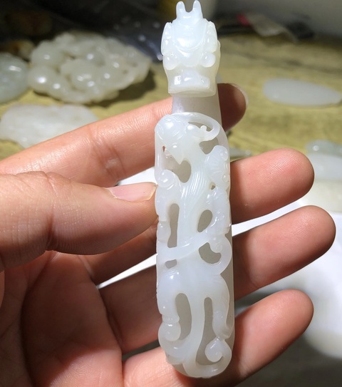 古玩玉器和田玉雕“蒼龍教子”帶鉤真品鑒賞圖