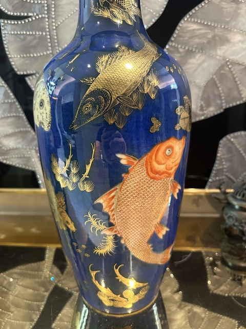古玩陶瓷藍釉礬紅描金瓶真品鑒賞圖