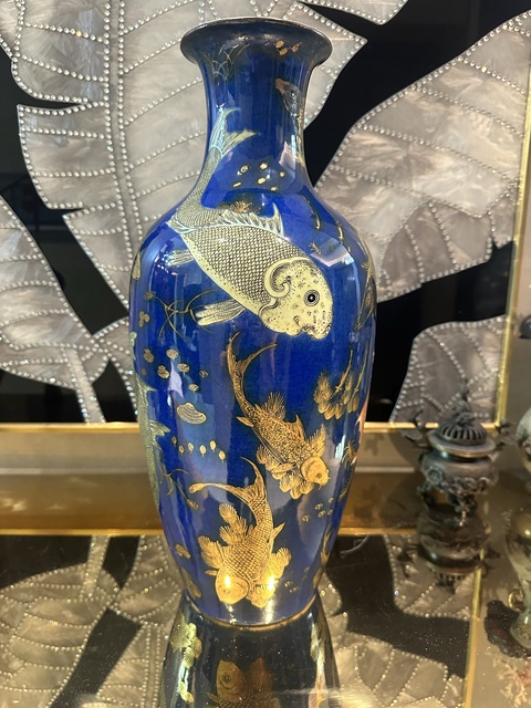 古玩陶瓷藍釉礬紅描金瓶真品鑒賞圖