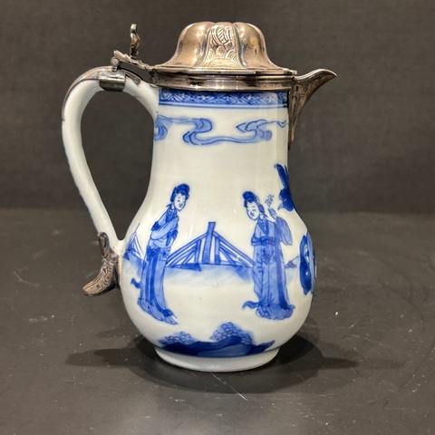 古玩陶瓷青花二喬圖茶壺真品鑒賞圖