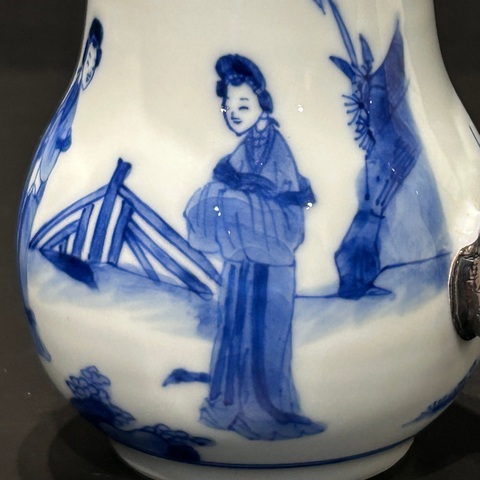 古玩陶瓷青花二喬圖茶壺真品鑒賞圖