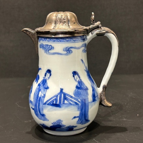 古玩陶瓷青花二喬圖茶壺真品鑒賞圖