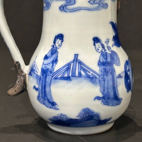 古玩陶瓷青花二喬圖茶壺真品鑒賞圖