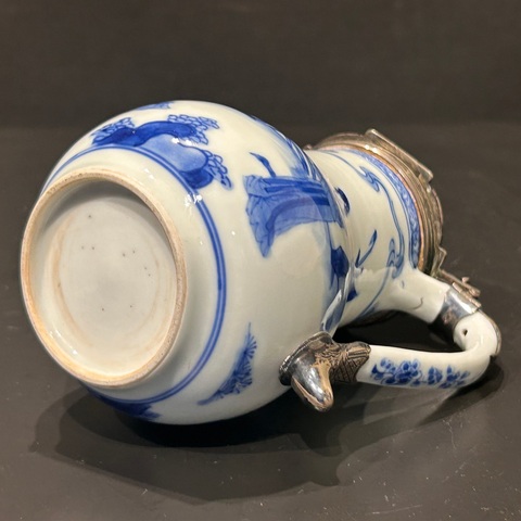 古玩陶瓷青花二喬圖茶壺真品鑒賞圖
